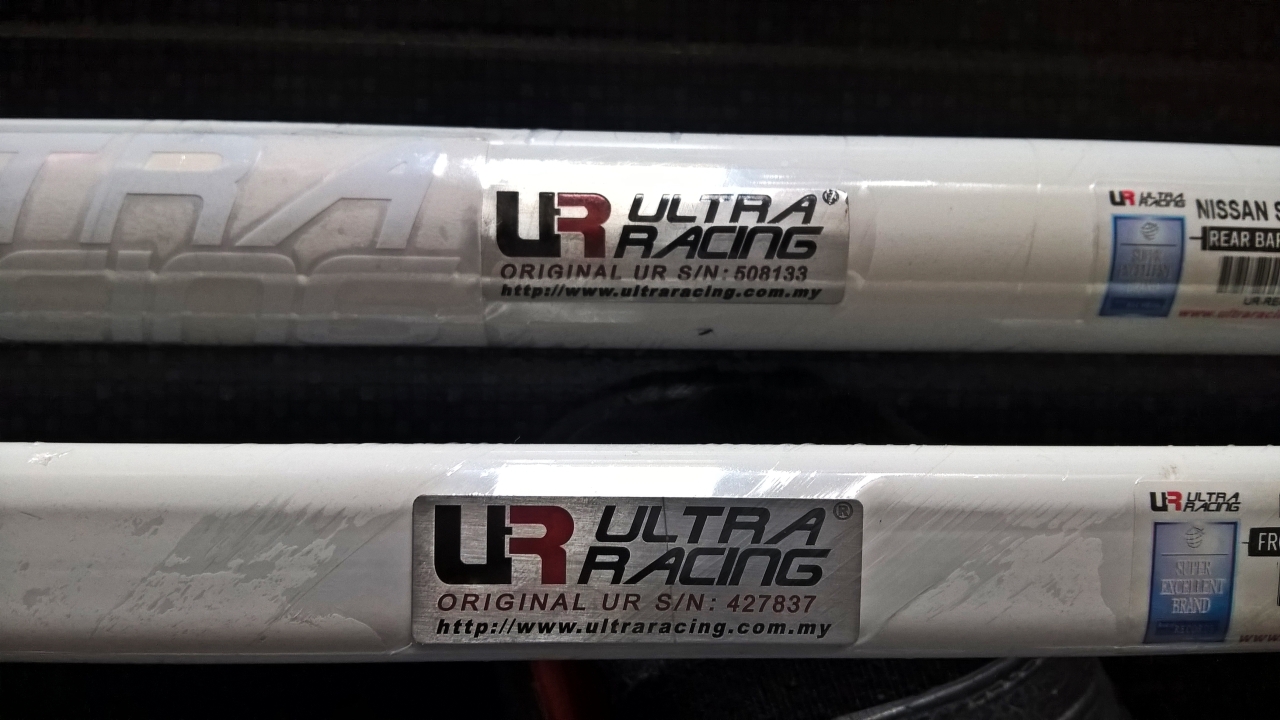 Ultra Racing bracing bars